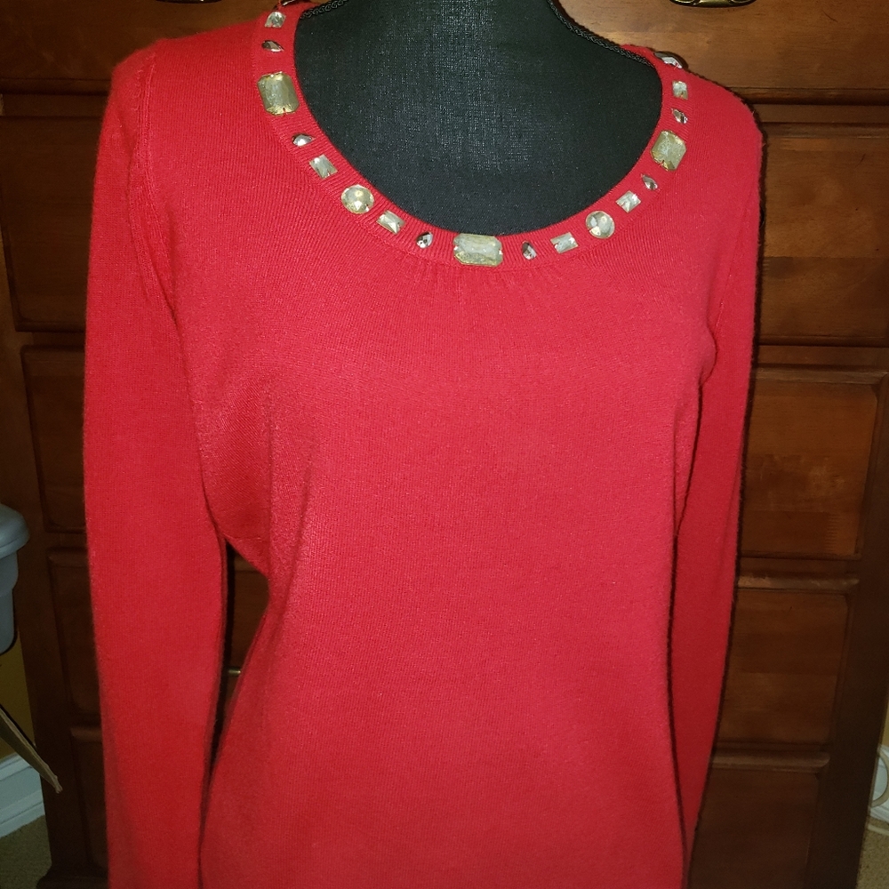 Lightweight pullover sweater